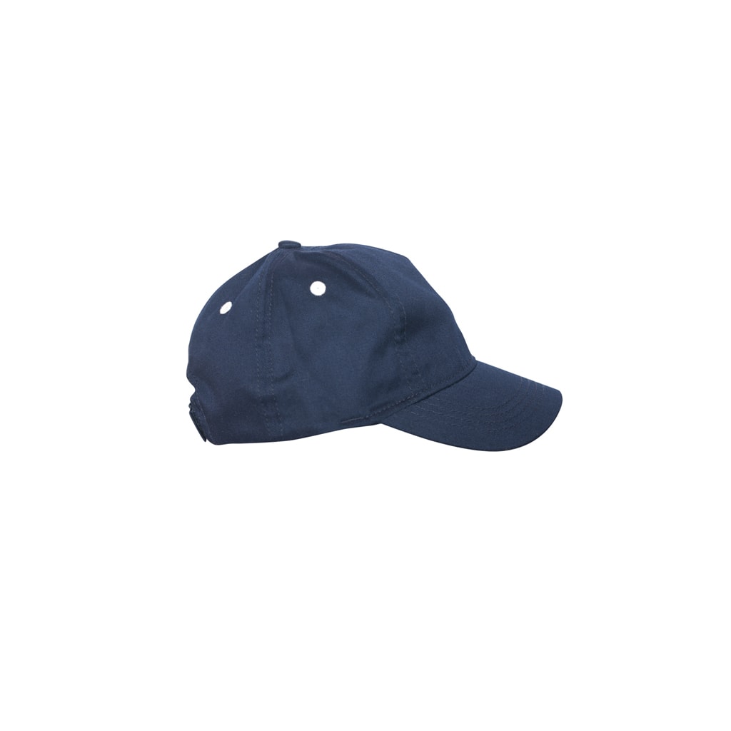 قبعة بيسبول باللون الأزرق
